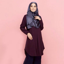 Load image into Gallery viewer, Munirah Pocket Long Blouse - HannahSG